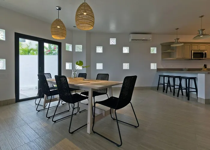 Hébergement de vacances Marbella Lane - Chic Casa With Amazing Oceanviews