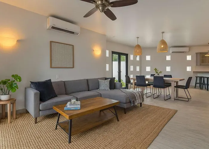 Hébergement de vacances Marbella Lane - Chic Casa With Amazing Oceanviews *